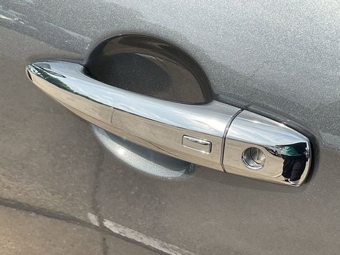 Used 2025 Nissan Altima 2.5 SV image 10