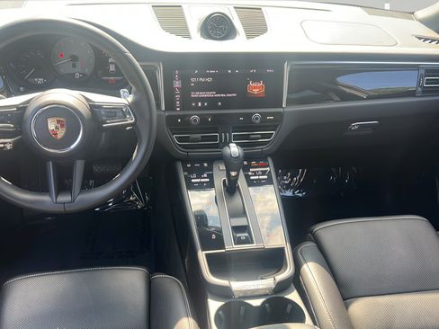 Certified 2024 Porsche Macan S AWD/4WD image 17
