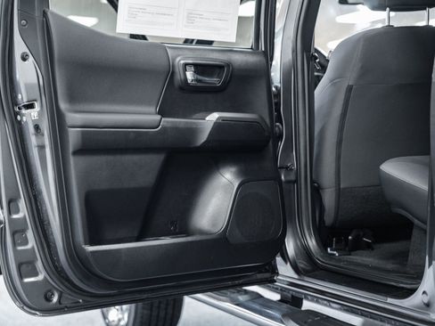 Used 2019 Toyota Tacoma TRD Sport image 42