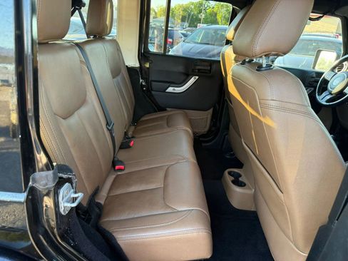Used 2014 Jeep Wrangler Unlimited Sahara w/ Connectivity Group image 13