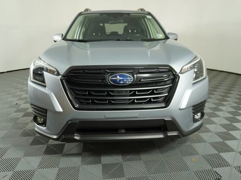 Certified 2024 Subaru Forester Premium AWD/4WD image 2