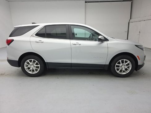 Certified 2022 Chevrolet Equinox LT AWD/4WD image 12