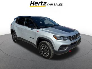 Used 2025 Jeep Compass Trailhawk w/ Trailer Tow Group video 1