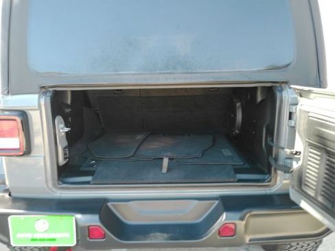 Used 2022 Jeep Wrangler Unlimited Rubicon image 23