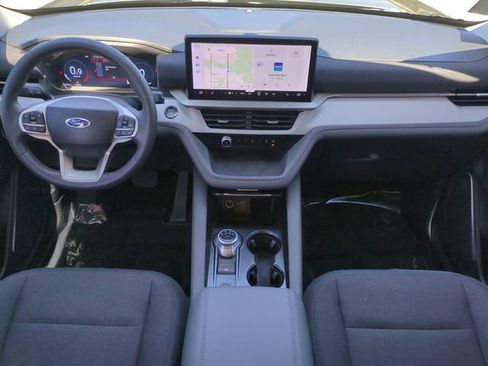 Used 2025 Ford Explorer Active RWD image 18