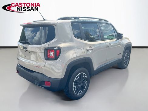 Used 2016 Jeep Renegade Trailhawk AWD/4WD image 6