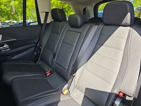 New 2026 Mercedes-Benz GLS 450 4MATIC image 15
