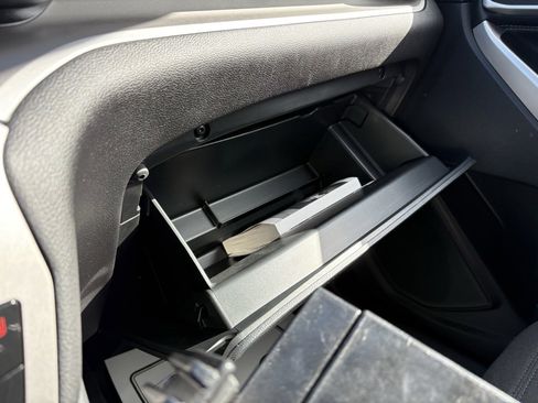 Used 2023 Ford Explorer XLT image 49