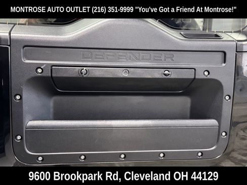 Used 2023 Land Rover Defender 110 SE image 40