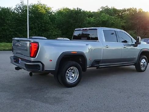 Used 2024 GMC Sierra 3500 Denali Ultimate AWD/4WD image 8