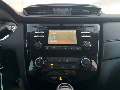 Used 2017 Nissan Rogue S image 21