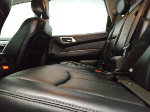 Used 2020 Nissan Pathfinder SL FWD image 18