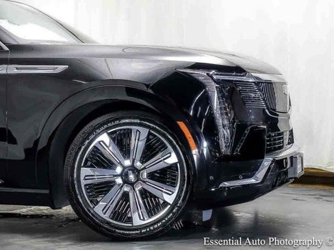 Used 2025 Cadillac Escalade IQ Luxury 1 AWD/4WD image 2