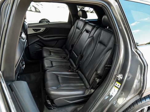 Used 2018 Audi Q7 2.0T Premium Plus AWD/4WD image 46