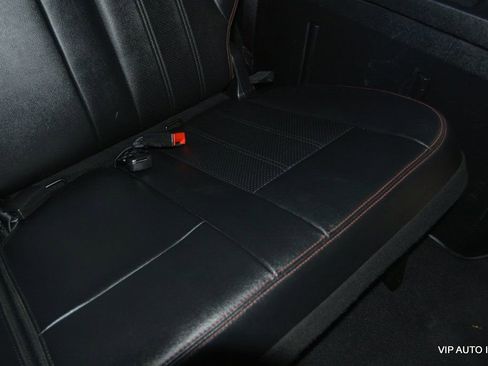 Used 2019 Dodge Grand Caravan GT image 32