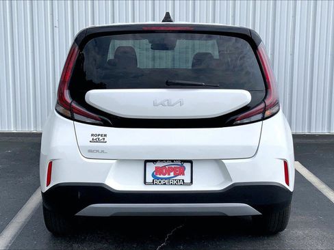 Used 2025 Kia Soul LX FWD image 4