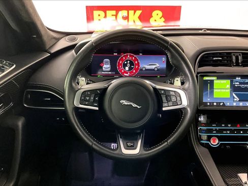 Used 2020 Jaguar F-PACE SVR image 5