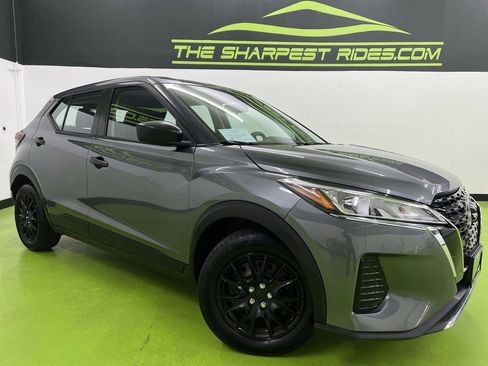 Used 2023 Nissan Kicks S image 1