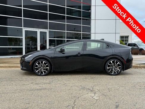 Used 2024 Toyota Prius Prime FWD image 6