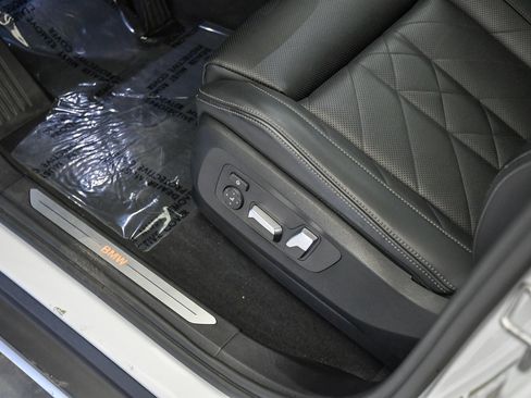 Used 2023 BMW X5 xDrive45e w/ Climate Comfort Package image 21