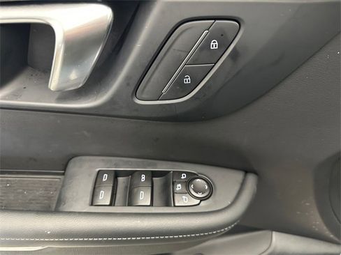 Used 2025 Buick Enclave Preferred image 23