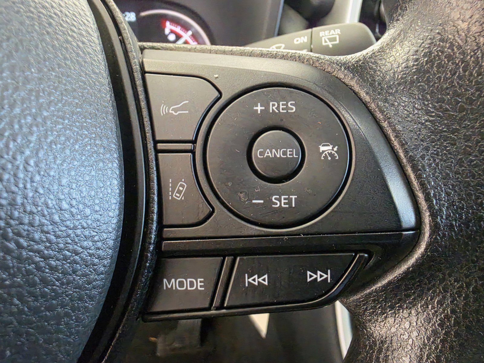 Used 2025 Toyota RAV4 LE AWD/4WD image 15