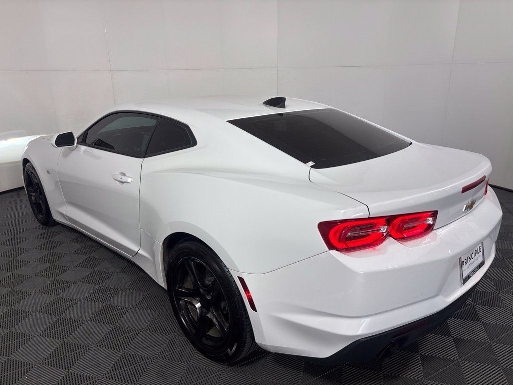 Used 2020 Chevrolet Camaro LT RWD image 7
