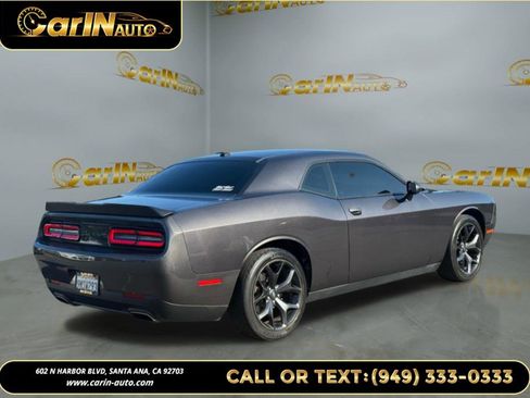 Used 2020 Dodge Challenger SXT w/ Blacktop Package image 5