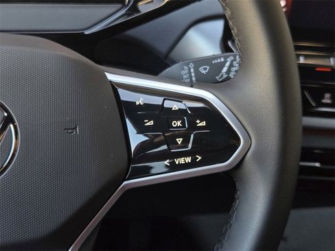 Certified 2023 Volkswagen ID.4 Pro image 18