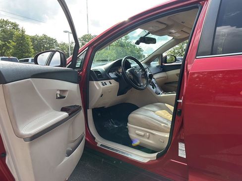 Used 2009 Toyota Venza AWD w/ Comfort Pkg image 2
