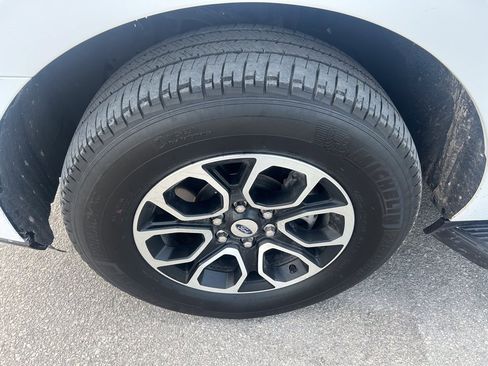 Certified 2024 Ford Expedition XLT image 35