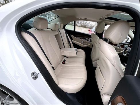 Used 2018 Mercedes-Benz E 300 image 17