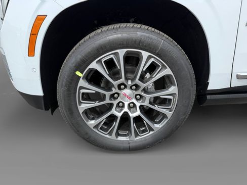 New 2026 GMC Yukon Denali image 9