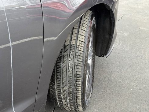 Used 2025 Toyota Sienna XLE image 12