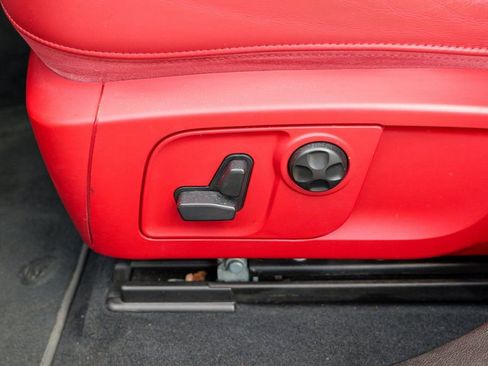 Used 2019 Maserati Levante image 23