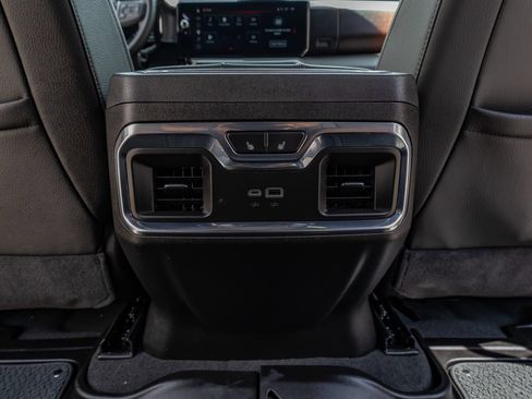 Used 2025 GMC Sierra 3500 Denali w/ Denali Reserve Package AWD/4WD image 34