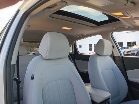 Used 2023 Hyundai Kona SEL w/ Convenience Package image 12