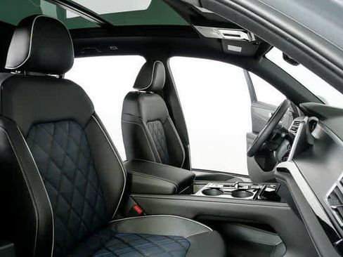 New 2026 Volkswagen Atlas Cross Sport SEL Premium R-Line image 24