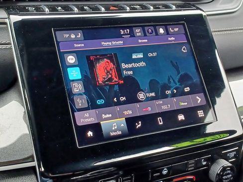 Used 2023 Jeep Grand Cherokee Altitude AWD/4WD image 21