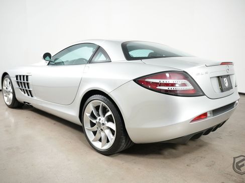 Used 2005 Mercedes-Benz SLR image 7
