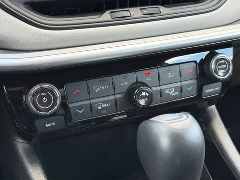 Used 2025 Jeep Compass Limited AWD/4WD image 11