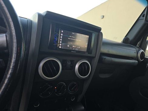 Used 2010 Jeep Wrangler Sahara w/ Trailer Tow Group image 19