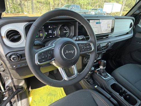 Used 2025 Jeep Wrangler Sahara w/ Safety Group image 24