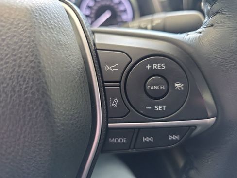 Used 2021 Toyota Camry XLE image 33