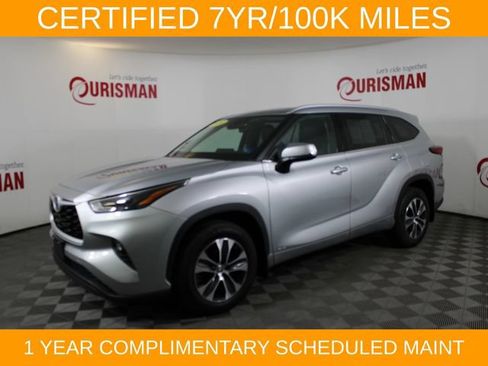 Used 2022 Toyota Highlander XLE AWD/4WD image 3