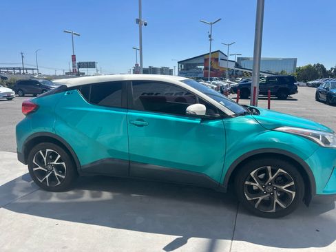 Used 2018 Toyota C-HR XLE FWD image 4