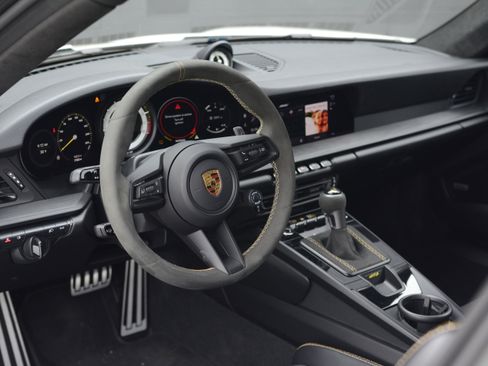 Certified 2022 Porsche 911 GT3 image 4