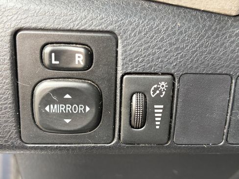 Used 2016 Toyota Corolla LE FWD image 32