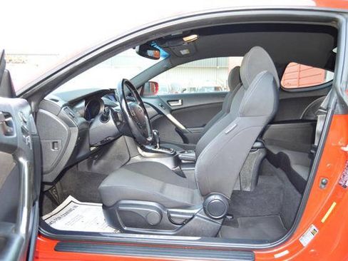 Used 2014 Hyundai Genesis 2.0T image 11