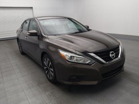 Used 2017 Nissan Altima 2.5 SL w/ Moonroof Package image 13